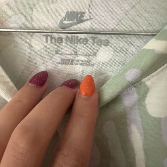 Nike Tee in Light Green and White - Picture 1 of 3